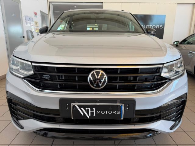 Volkswagen Tiguan 2.0 TDI DSG 4MOTION R-Line //TETTO//PELLE/LED - foto 2 di 4