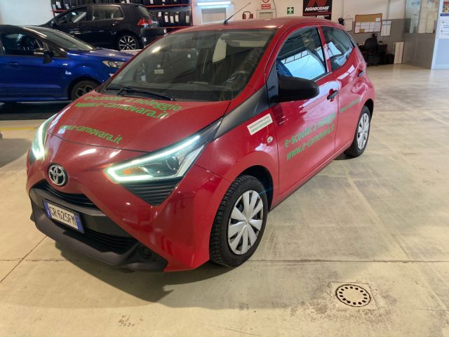 Toyota Aygo Auto Aziendale X-Cool 72cv usato a TRECATE