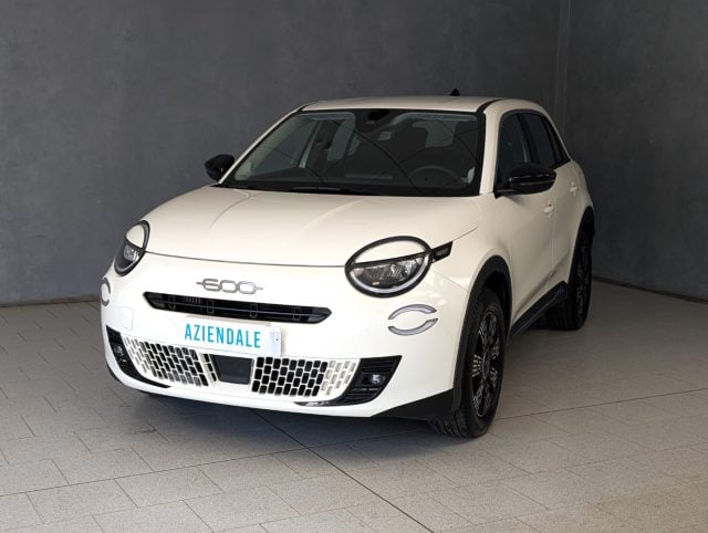 Fiat 600 Hybrid 145 CV DCT MHEV Pop, del 2025, 20.500 km, in vendita a Trecate (NO)