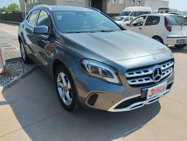 Mercedes-Benz GLA 180 d Automatic 4Matic Business - foto 4 di 4