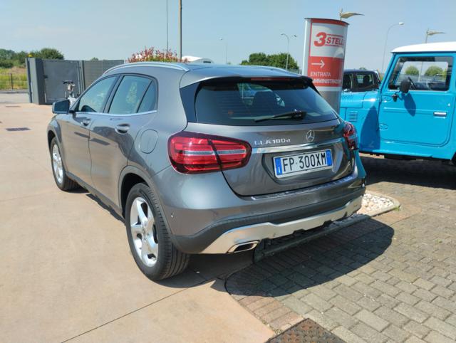 Mercedes-Benz GLA 180 d Automatic 4Matic Business - foto 3 di 4