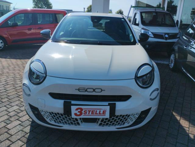Fiat 600 Hybrid 145 CV DCT MHEV, del 2025, 33.506 km, in vendita a Eraclea (VE)