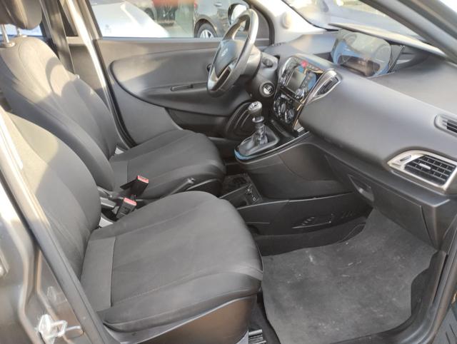 Lancia Ypsilon 1.0 FireFly 5 porte S&S Hybrid Ecochic Gold - foto 4 di 4