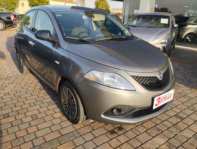 Lancia Ypsilon 1.0 FireFly 5 porte S&S Hybrid Ecochic Gold - foto 3 di 4