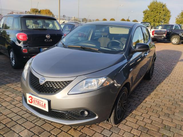 Lancia Ypsilon 1.0 FireFly 5 porte S&S Hybrid Ecochic Gold - foto 2 di 4