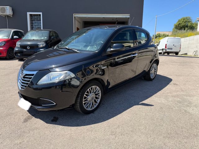 Lancia Ypsilon 1.3 MJT 16V 95 CV 5 porte - foto 2 di 4