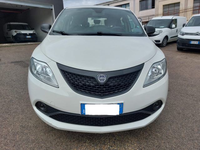 Lancia Ypsilon 1.0 FireFly 5 porte S&S Hybrid Ecochic - foto 2 di 4