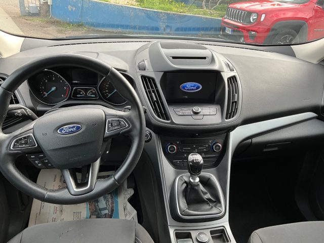 Ford Kuga 2.0 TDCI 120 CV, del 2019, 38.400 km, in vendita a Sassari (SS)