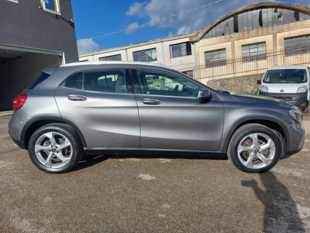 Mercedes-Benz GLA 200 d Automatic - foto 4 di 4