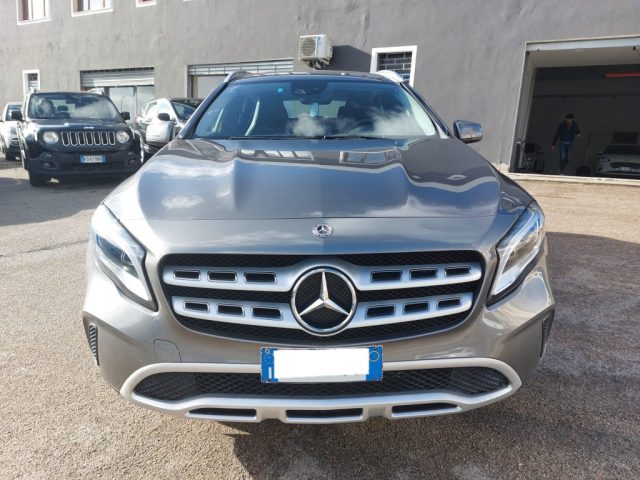 Mercedes-Benz GLA 200 d Automatic - foto 3 di 4