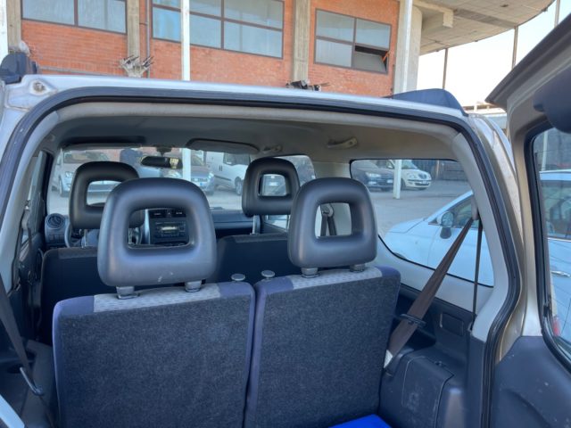 Suzuki Jimny 1.5 DDiS cat 4WD JLX usato a SASSARI
