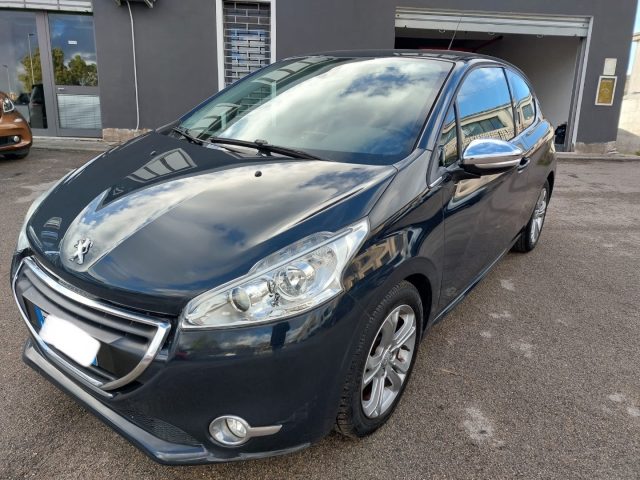 Peugeot 208 1.6 e-HDi 92 CV 3 porte - foto 4 di 4