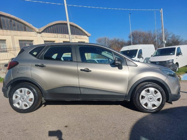 Renault Captur 1.5 dCi 8V 90 CV EDC Energy R-Link - foto 4 di 4