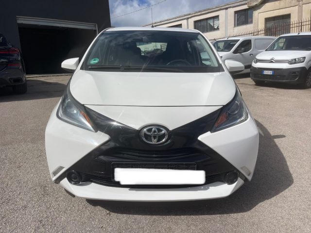 Toyota Aygo 1.0 VVT-i 69 CV 5 porte - foto 3 di 4