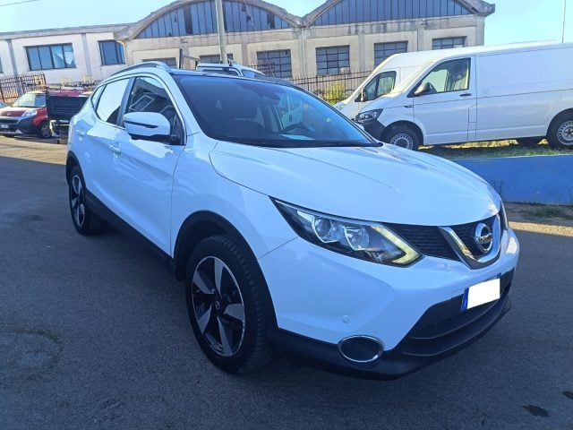Nissan Qashqai 1.5 dCi Tekna - foto 3 di 4