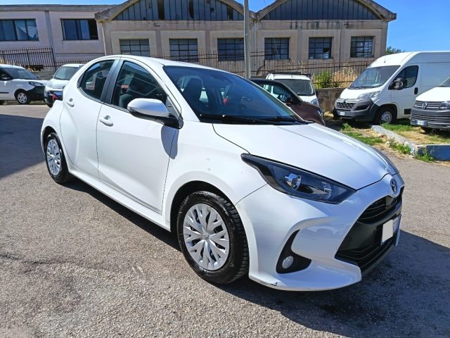 Toyota Yaris 1.5 Hybrid 5 porte Lounge - foto 2 di 4