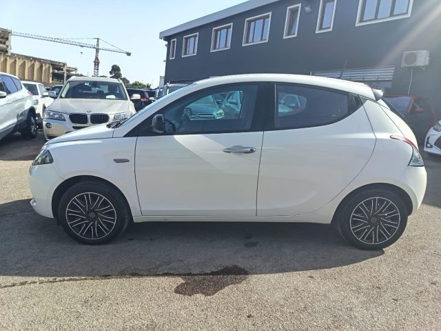 Lancia Ypsilon 1.0 FireFly 5 porte S&S Hybrid Alberta Ferretti - foto 4 di 4