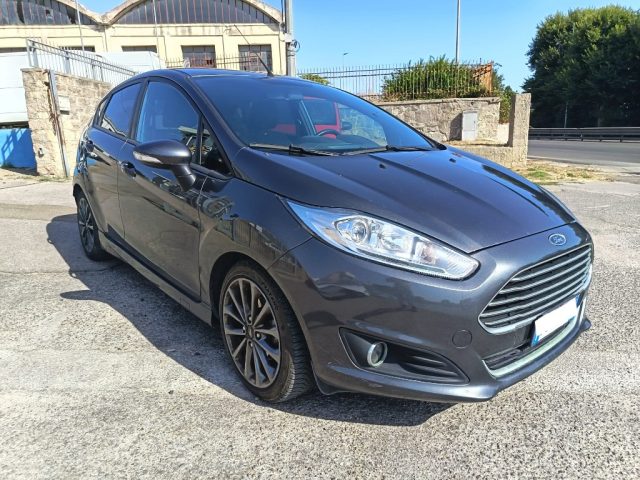 Ford Fiesta 1.5 TDCi 75CV 5 porte ST-Line - foto 2 di 4