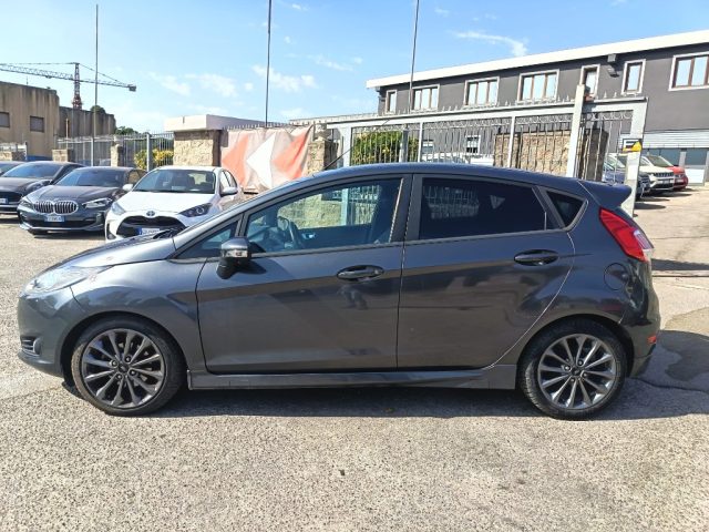 Ford Fiesta 1.5 TDCi 75CV 5 porte ST-Line - foto 4 di 4