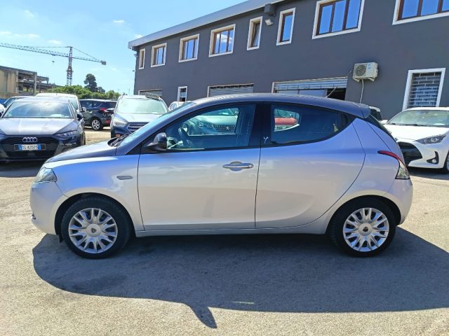 Lancia Ypsilon 1.2 69 CV 5 porte Platinum - foto 4 di 11