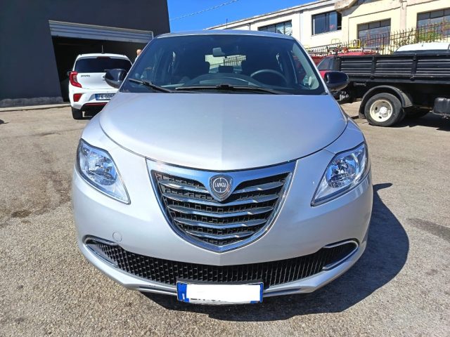 Lancia Ypsilon 1.2 69 CV 5 porte S&S Platinum - foto 3 di 4