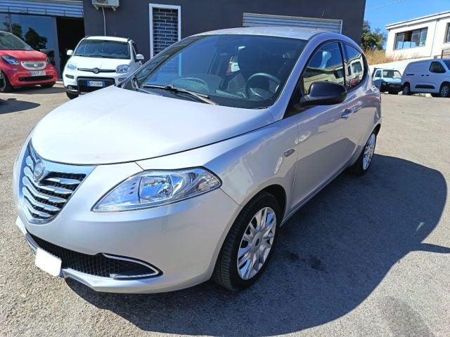 Lancia Ypsilon 1.2 69 CV 5 porte S&S Platinum, del 2012, 146.640 km, in vendita a Sassari (SS)