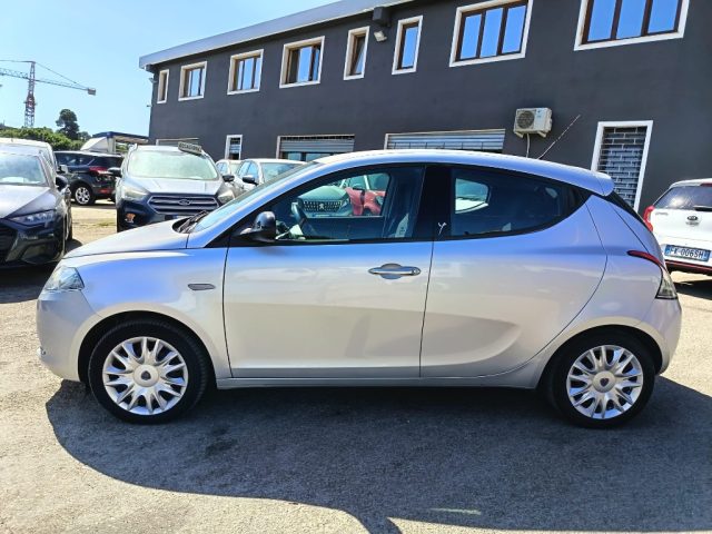 Lancia Ypsilon 1.2 69 CV 5 porte S&S Platinum - foto 4 di 4