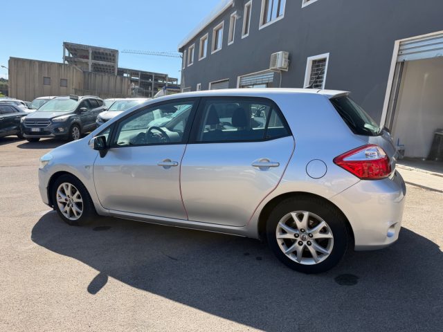 Toyota Auris 1.4 D-4D 5 porte - foto 2 di 4