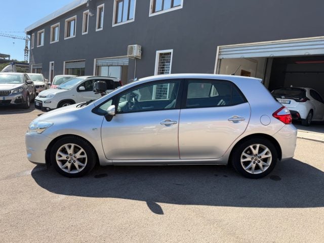 Toyota Auris 1.4 D-4D 5 porte, del 2012, 117.200 km, in vendita a Sassari (SS)