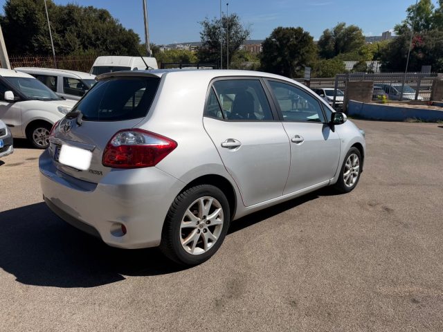 Toyota Auris 1.4 D-4D 5 porte - foto 4 di 4