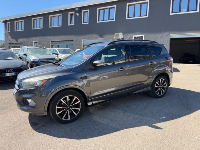Ford Kuga 1.5 TDCI 120 CV - foto 2 di 4