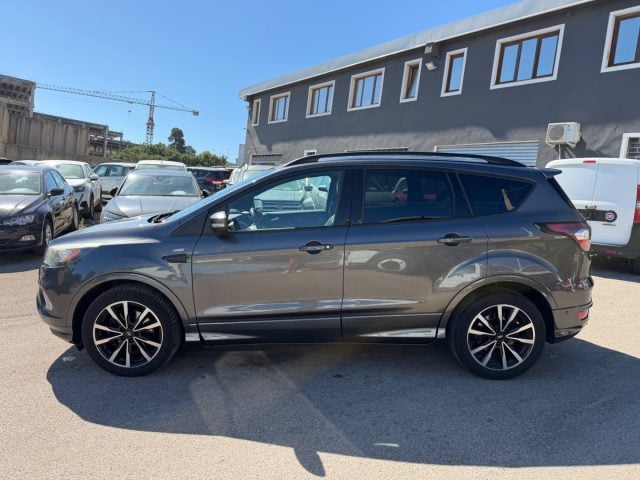 Ford Kuga 1.5 TDCI 120 CV, del 2017, 132.700 km, in vendita a Sassari (SS)