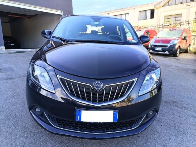 Lancia Ypsilon 1.0 FireFly 5 porte S&S Hybrid Alberta Ferretti - foto 3 di 4