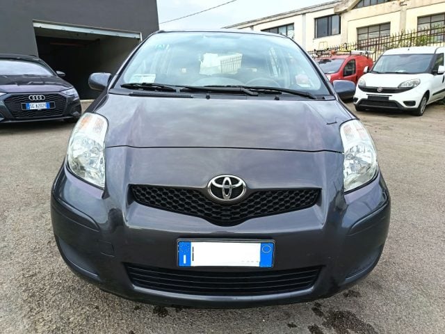 Toyota Yaris 1.0 5 porte Luxury pack - foto 3 di 4