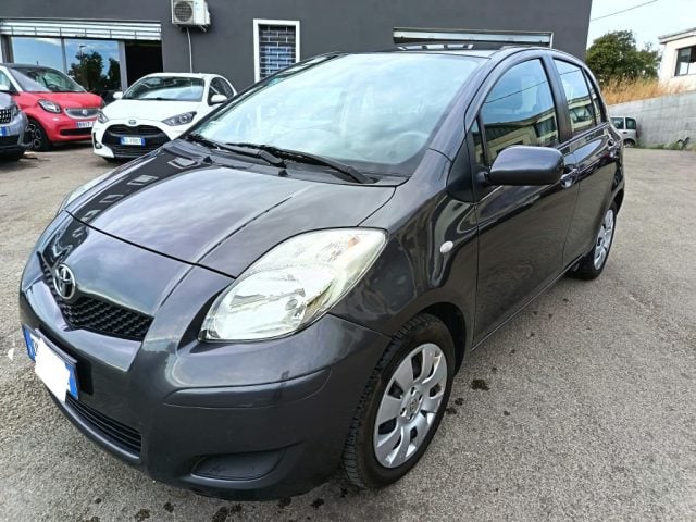 Toyota Yaris 1.0 5 porte Luxury pack, del 2009, 126.600 km, in vendita a Sassari (SS)