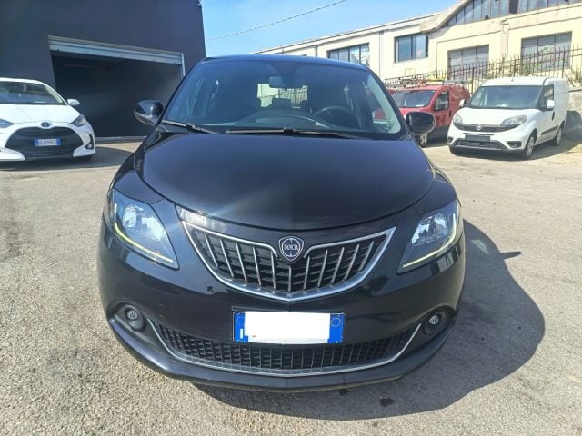 Lancia Ypsilon 1.0 FireFly 5 porte S&S Hybrid Alberta Ferretti - foto 3 di 4