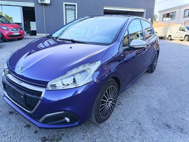 Peugeot 208 1° serie BlueHDi 100 5 porte Allure, del 2016, 123.650 km, in vendita a Sassari (SS)
