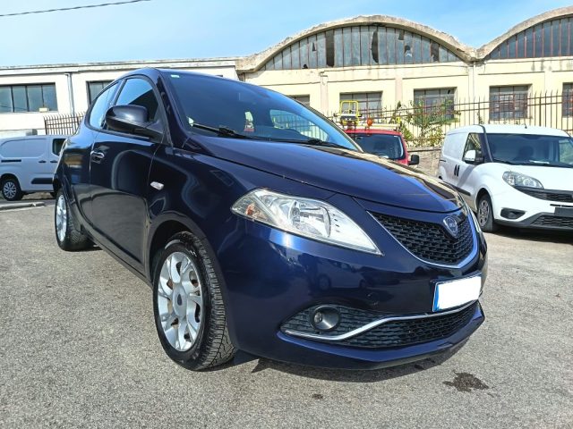 Lancia Ypsilon 1.3 MJT 16V 95 CV 5 porte S&S Platinum - foto 2 di 4