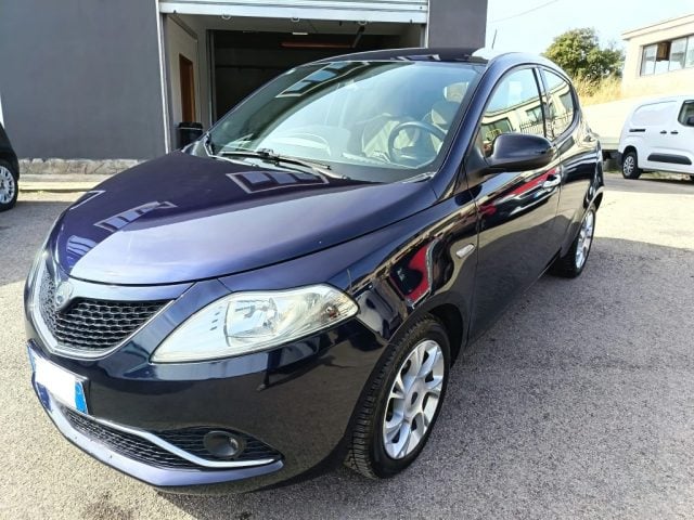 Lancia Ypsilon 1.3 MJT 16V 95 CV 5 porte S&S Platinum, del 2015, 126.320 km, in vendita a Sassari (SS)