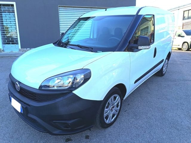 Fiat Doblo Doblò 1.6 MJT 105CV S&S PC-TN Cargo Lounge, del 2022, 49.950 km, in vendita a Sassari (SS)