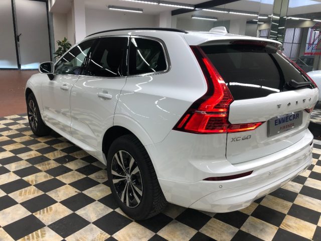 Volvo XC60 B4 (d) automatico Core - foto 4 di 4