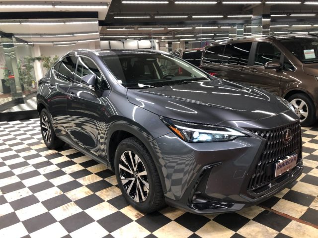 Lexus NX 450h+ Plug-in 4WD Premium + - foto 2 di 4