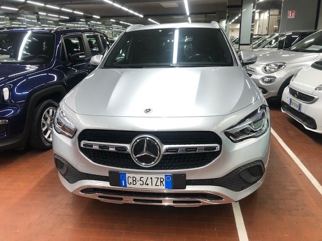Mercedes-Benz GLA 200 d Automatic Sport Plus - foto 2 di 4