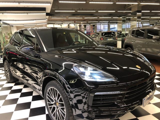 Porsche Cayenne 3.0 V6 - foto 2 di 4