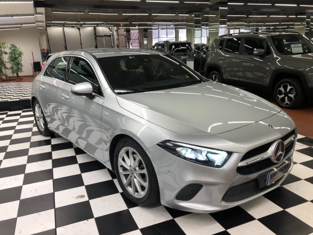 Mercedes-Benz A 180 d Automatic Sport - foto 2 di 4