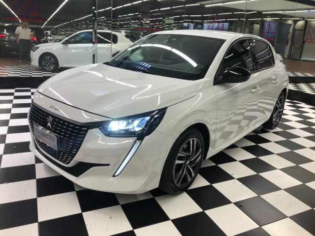 Peugeot 208 PureTech 100 Stop&Start 5 porte Allure, del 2023, 38.690 km, in vendita a Firenze (FI)