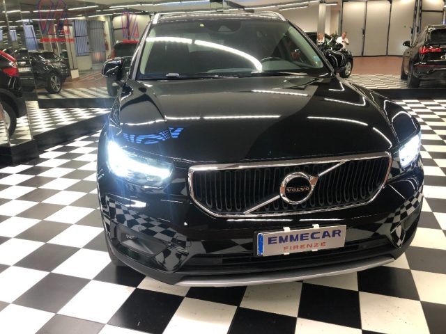 Volvo XC40 T3 Geartronic Momentum - foto 3 di 4
