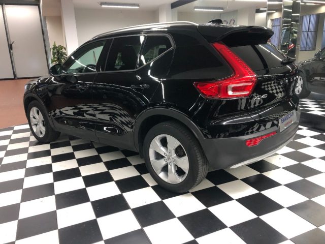 Volvo XC40 T3 Geartronic Momentum - foto 4 di 4