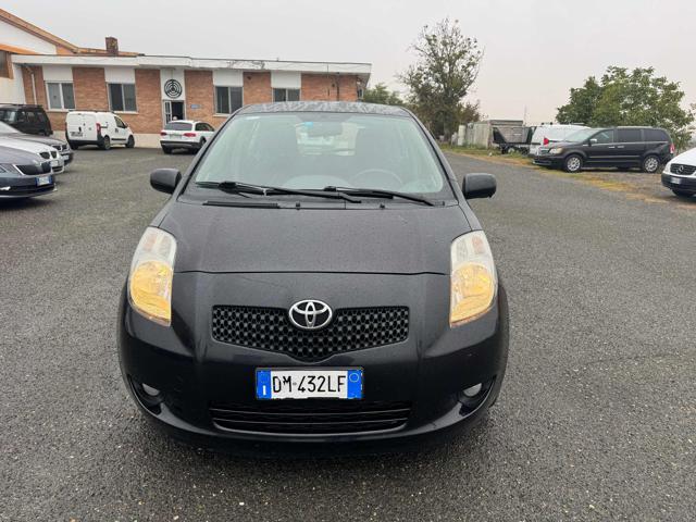 Toyota Yaris 1.0 5 porte Sol - foto 2 di 4