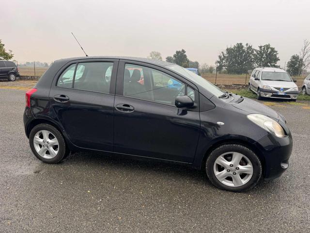 Toyota Yaris 1.0 5 porte Sol - foto 3 di 4